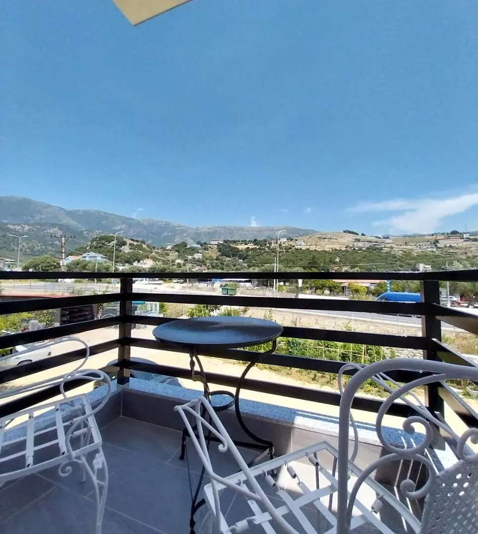 Lions Lair Hotel Himare