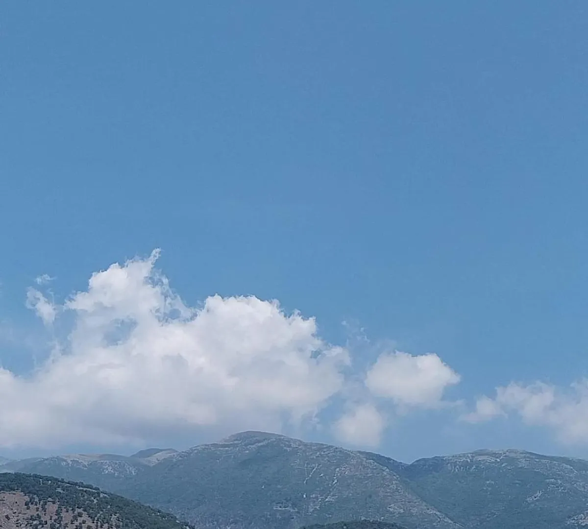 Lions Lair Hotel Himare 3*,